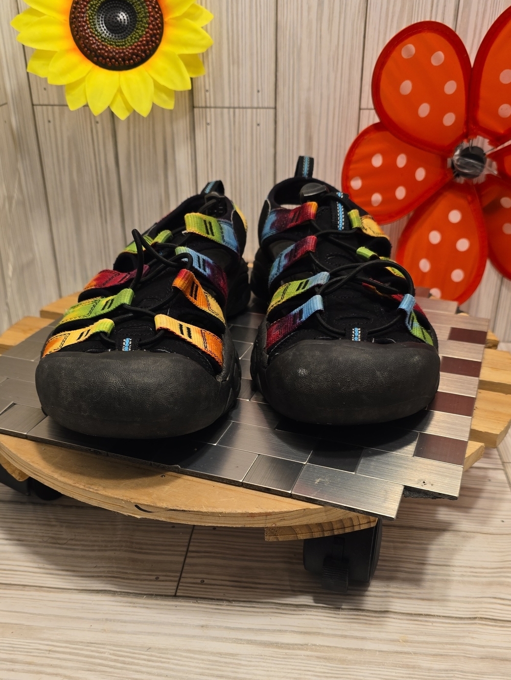 Keen Womans Tie-Dye Strap Newport Retro Sandal - Black with Rainbow - Picture 5 of 13